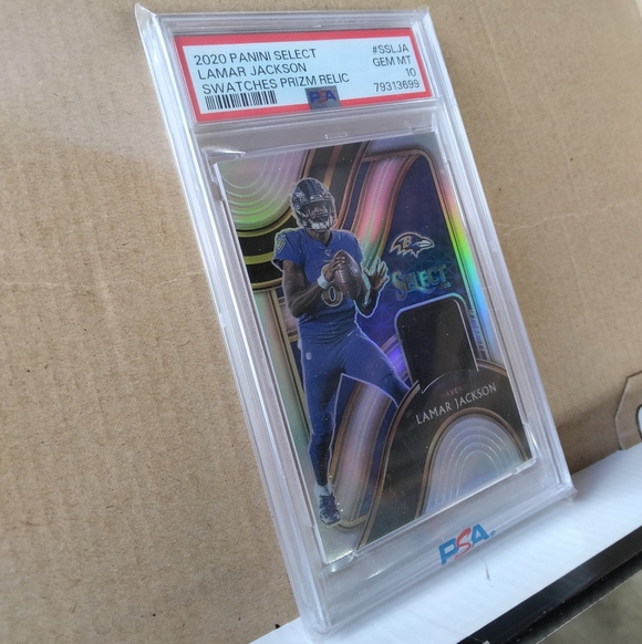 🏈🏆Lamar Jackson "Player-Worn Materials Black Patch - 35/99 Insert" Slab🏆🏈 - Picture 8 of 8